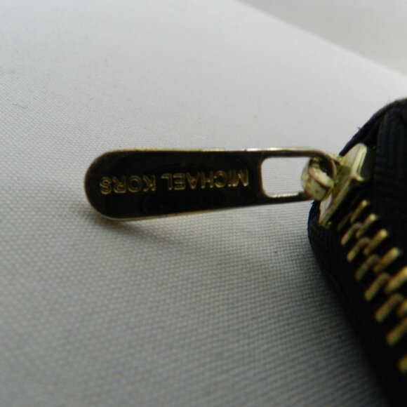 Michael Kors Leather quilted beaded clutch Wallet w/ Logo zip around 8" x 4" - Picture 11 of 14